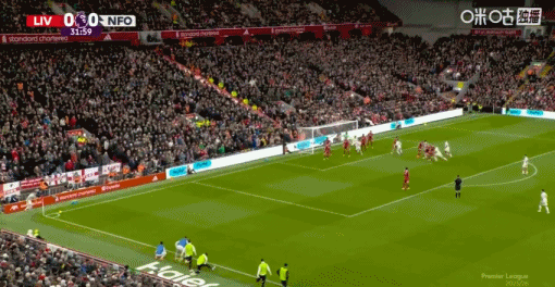 第33分钟，森林开出角球，穆里略抽射破门！利物浦0-1落后！
